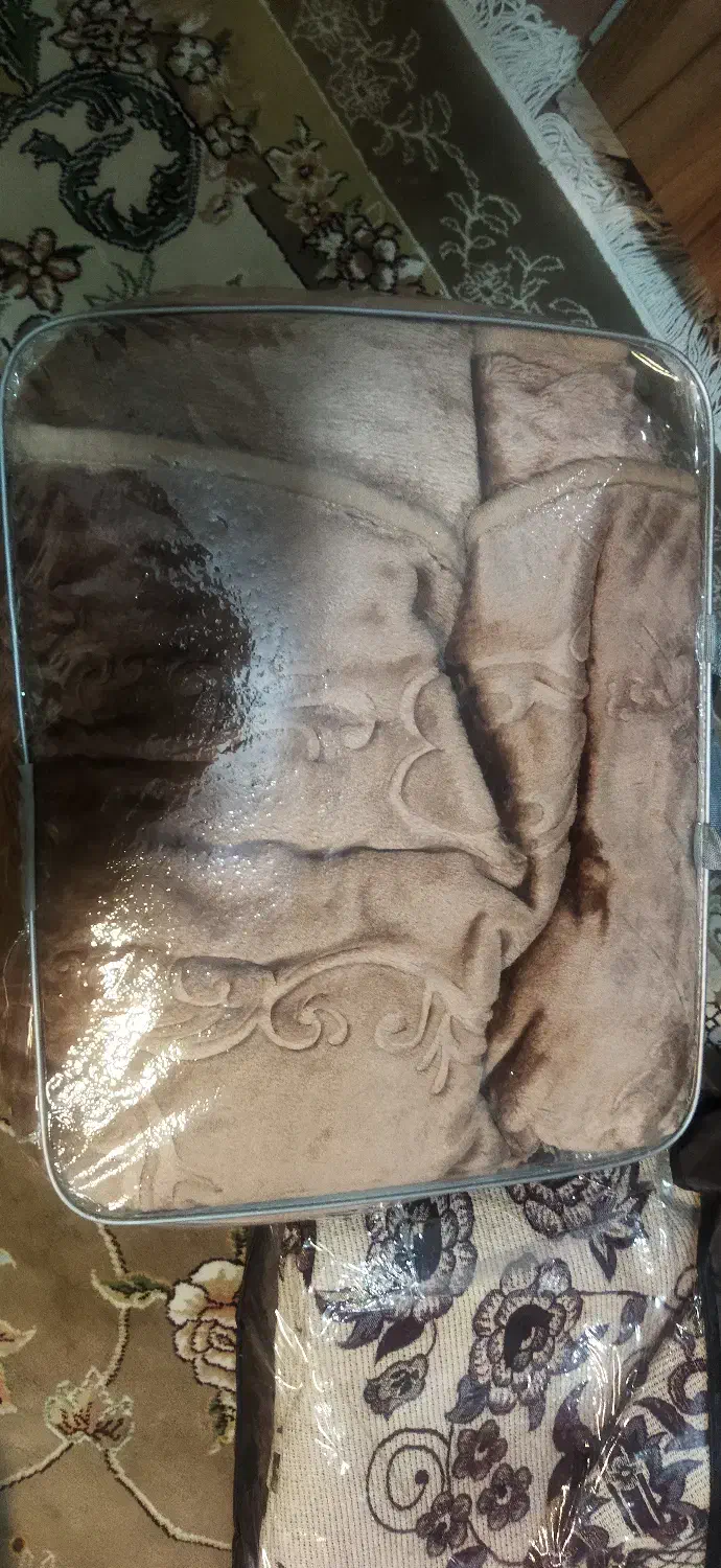 روفرشی ۱۲متری و 2عدد پتو گلبافت دونفره|رختخواب، بالش، پتو|نهاوند, |دیوار