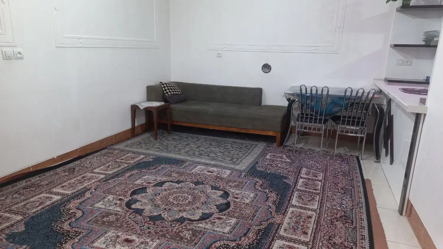 منزل مبله نوساز همکف با پارکینگ و امکانات کامل|اجارهٔ کوتاه‌مدت آپارتمان و سوئیت|شیراز, رکن‌آباد|دیوار
