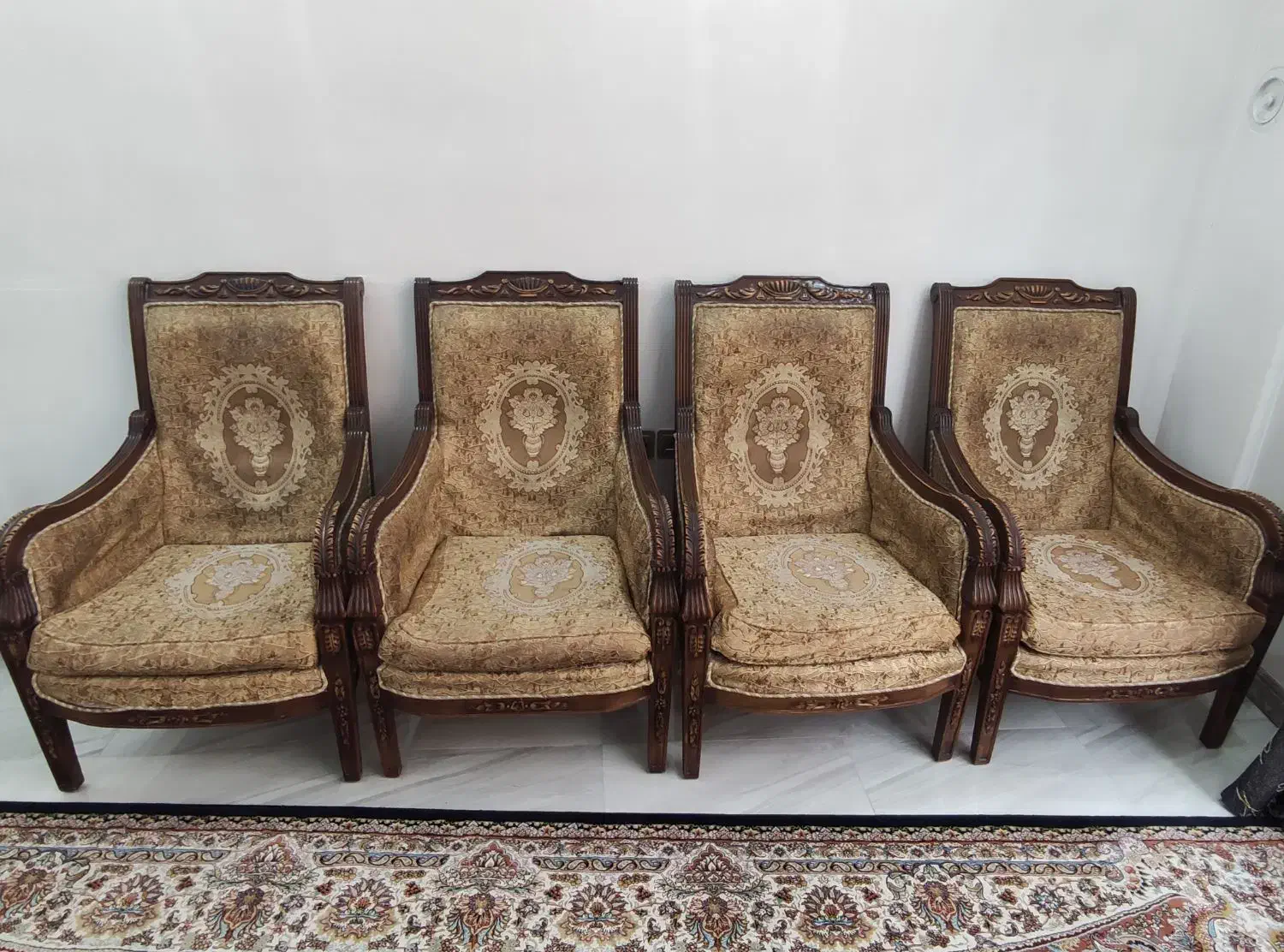 مبل ۹ نفره چوب راش|مبلمان خانگی و میز عسلی|بومهن, |دیوار