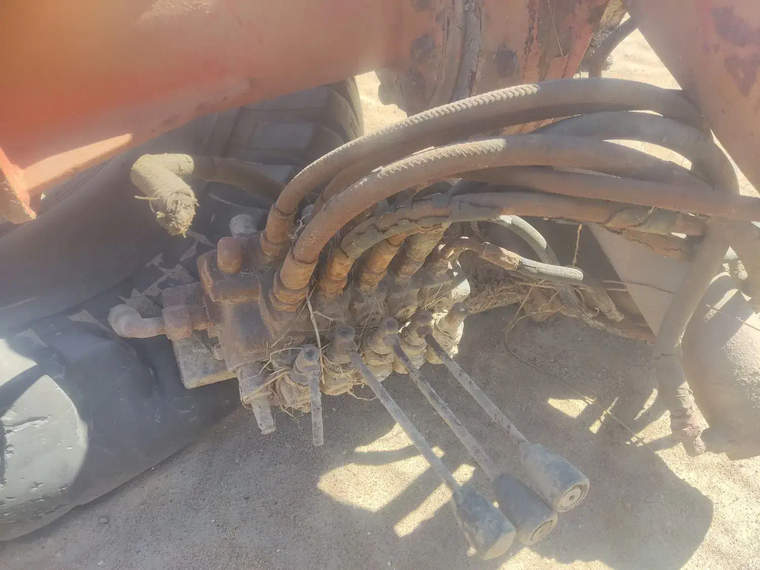 چرثیقل|ماشین‌آلات صنعتی|جهرم, |دیوار