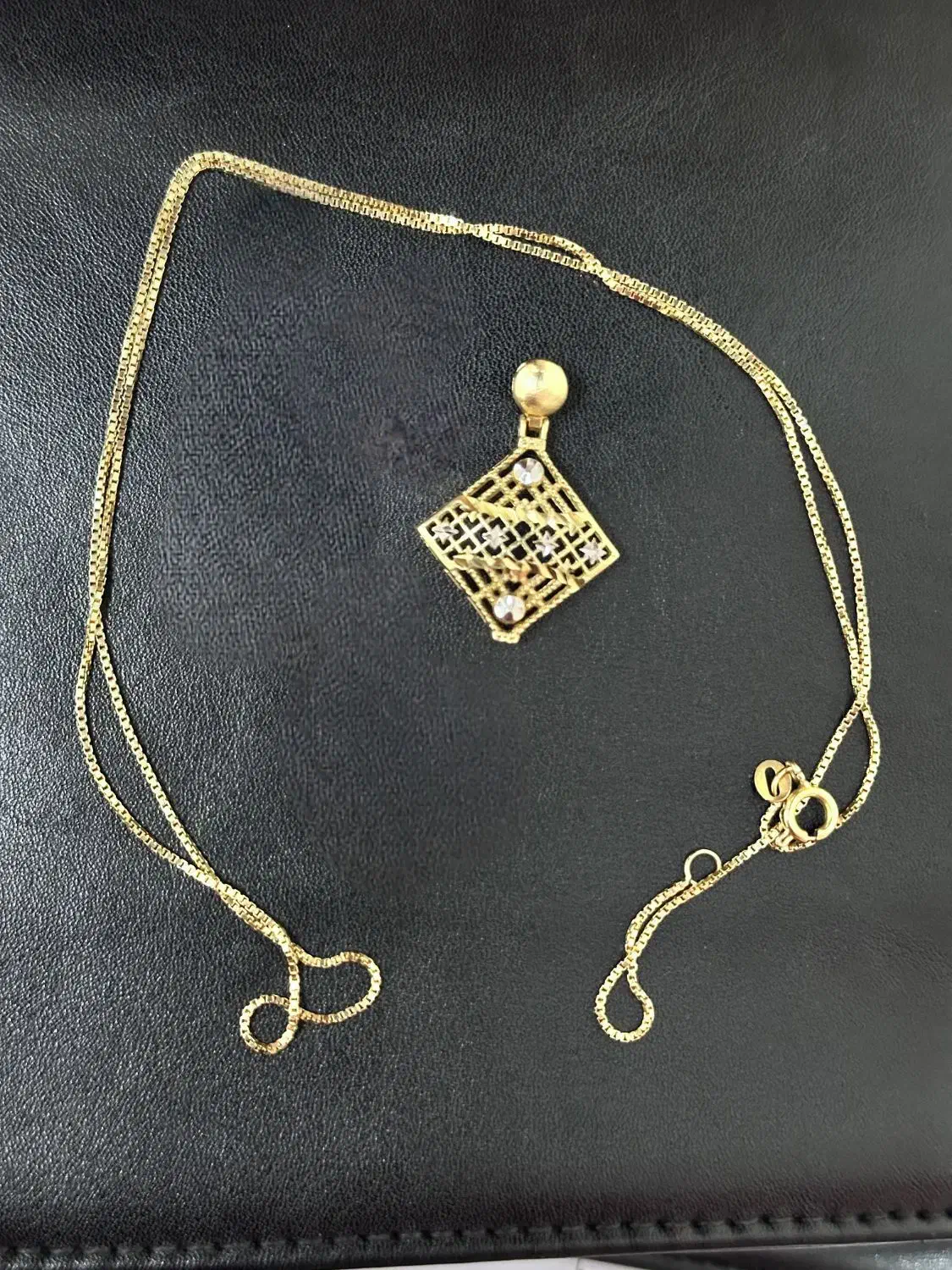 گردنبند طلا|جواهرات|شیراز, باغ تخت|دیوار