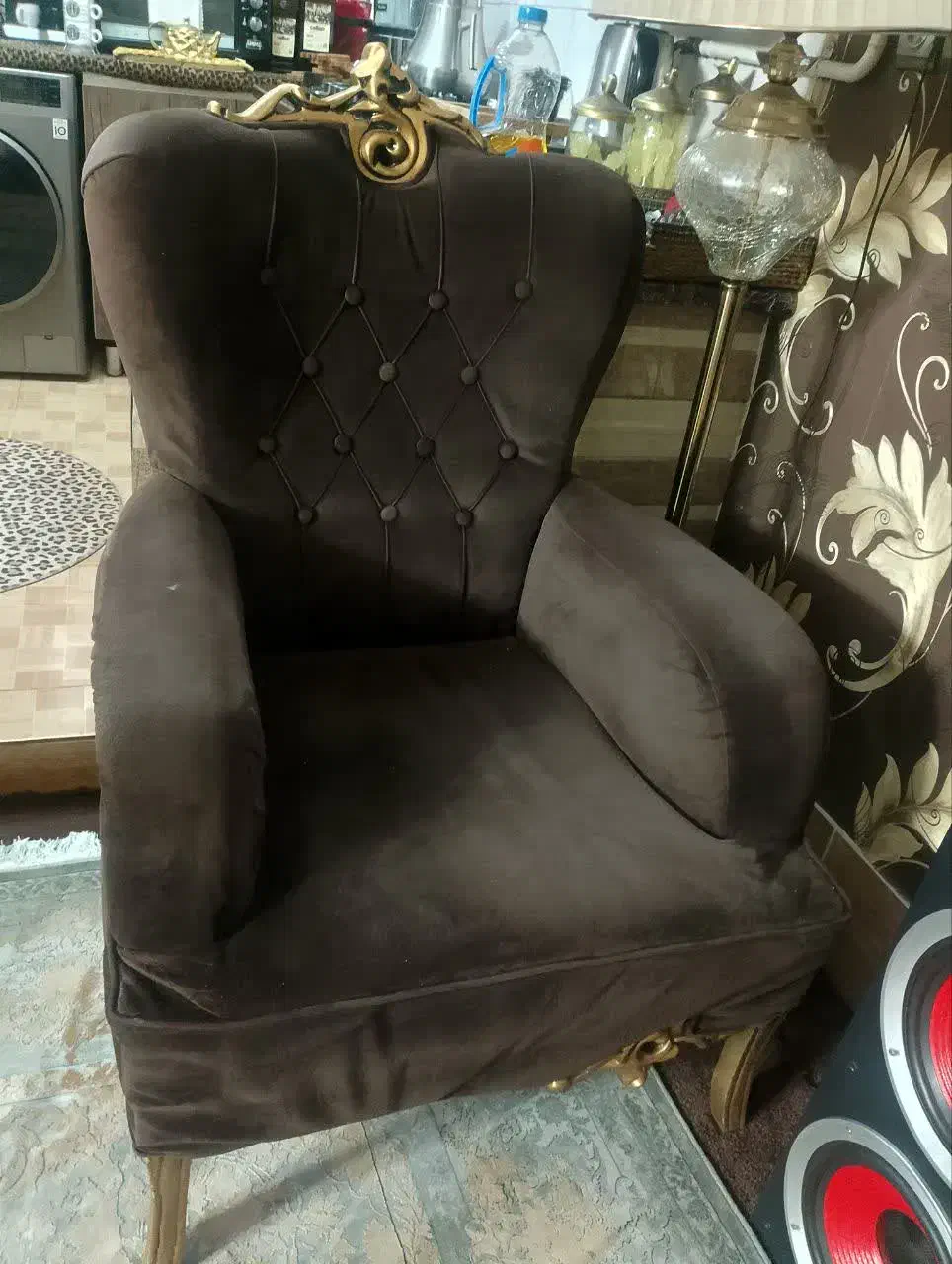 فروش فوری مبل نیم استیل|مبلمان خانگی و میز عسلی|قم, نخودی|دیوار