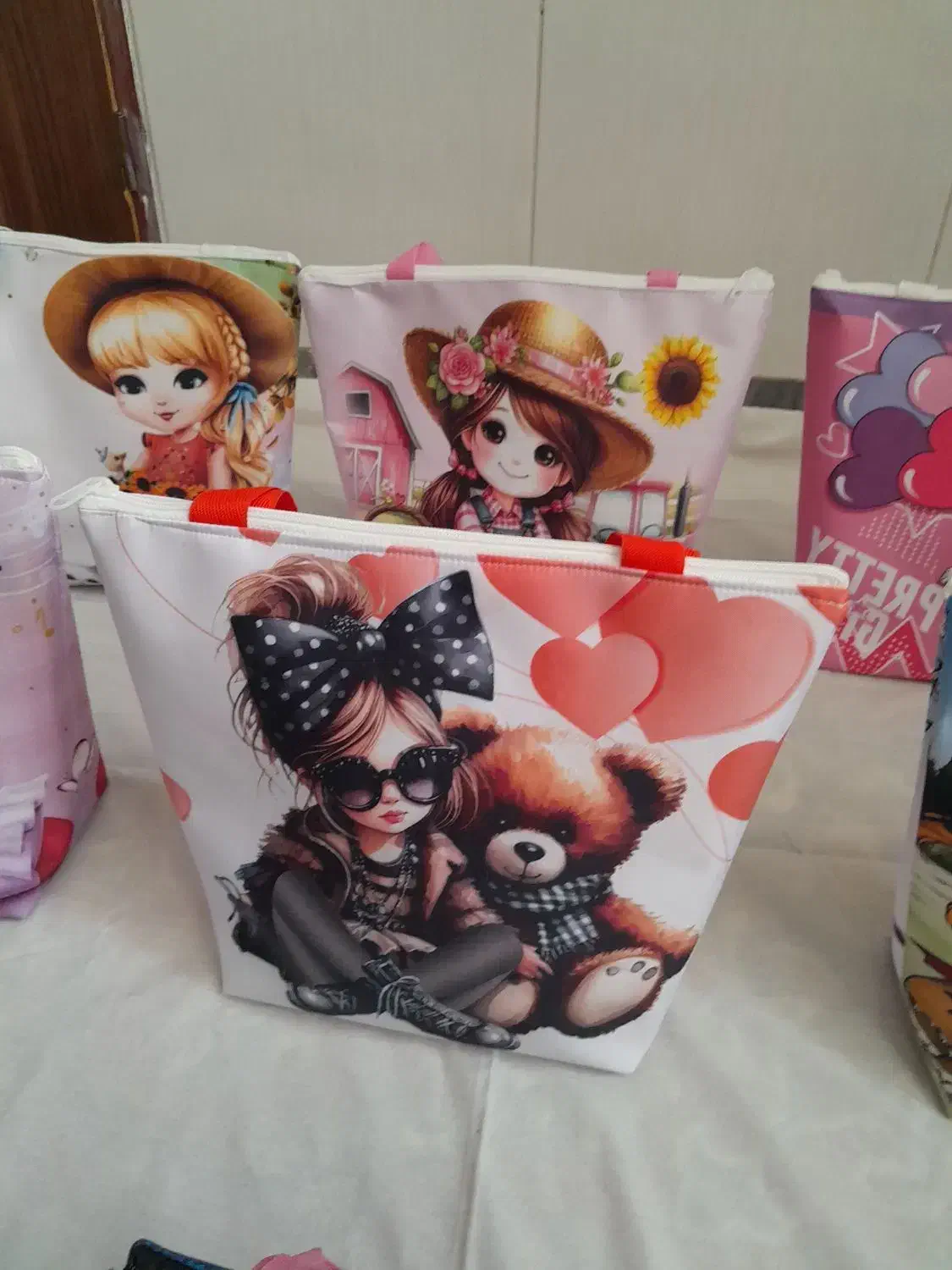 کیف|کیف، کفش، کمربند|شیراز, دست خضر|دیوار