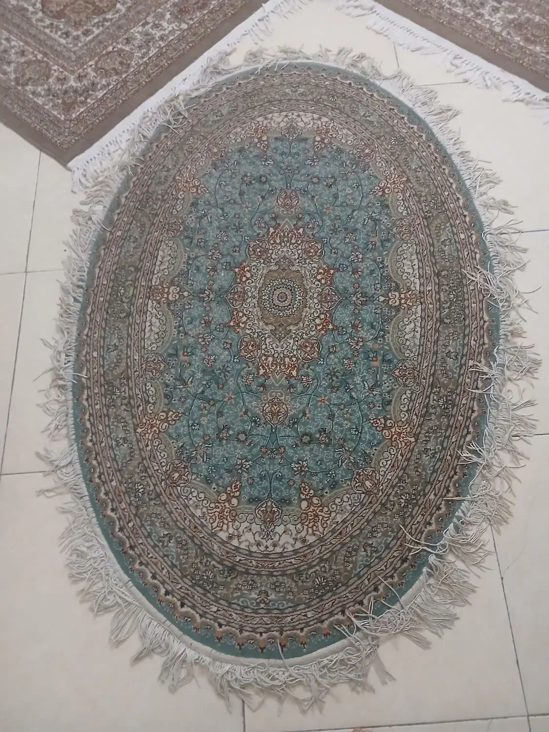 فرش بیضی ۱ در ۱ و نیم رنگ فیروزه‌ای|فرش|تهران, اتابک|دیوار