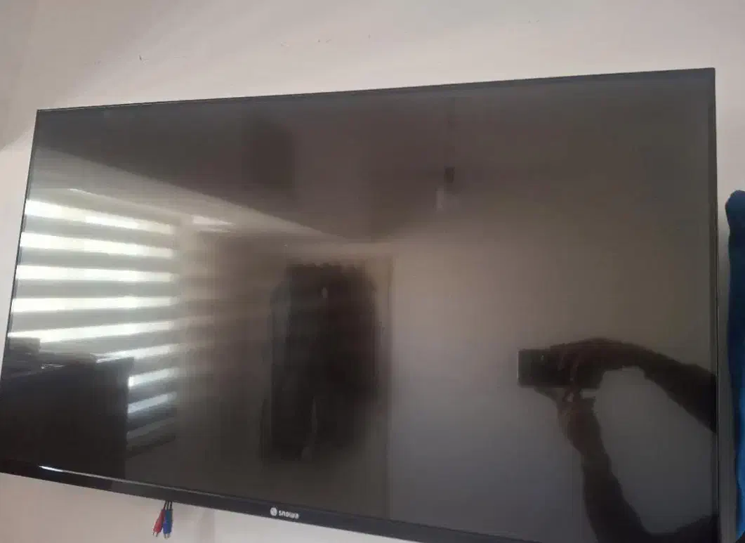 تلویزیون ۴۳ اینچ اسنوا در حد نو عالی|تلویزیون و پروژکتور|سمنان, |دیوار