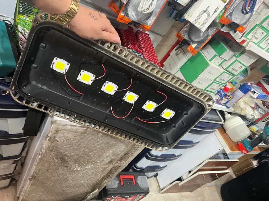 تعمیرات لامپ پرژکتور نورافکن هالوژن پنل سقفی|خدمات پیشه و مهارت|رباطکریم, نصیرشهر|دیوار