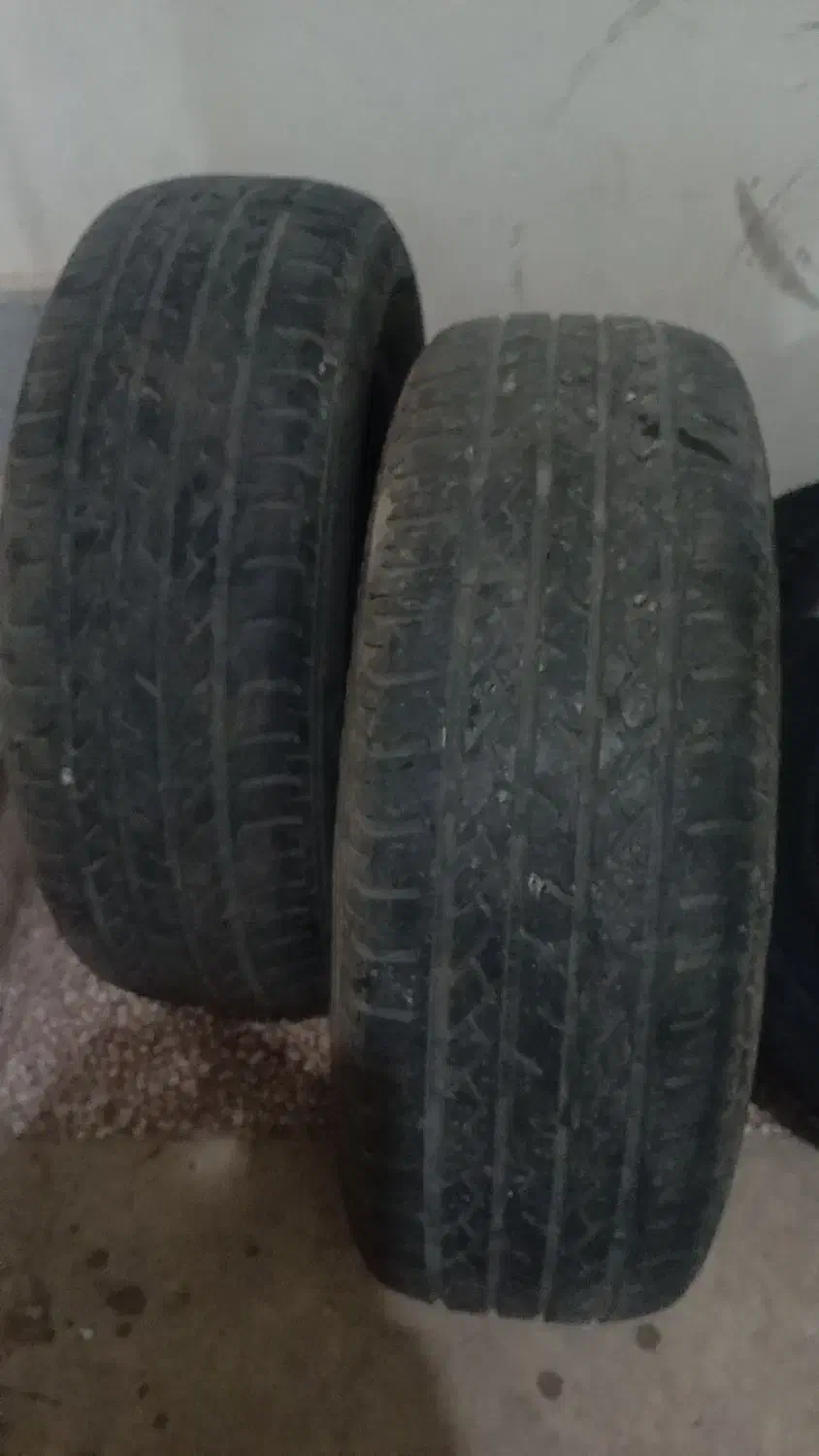 یک جفت لاستیک رینگ 15|قطعات یدکی و لوازم جانبی|قم, زاویه|دیوار