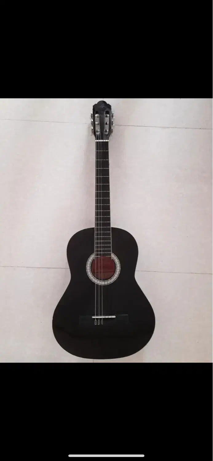 گیتار بارسلونا کلاسیک|گیتار، بیس، امپلیفایر|تهران, پونک|دیوار