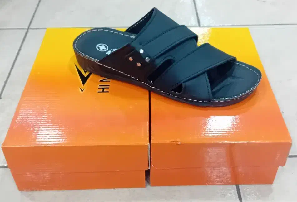 دمپایی مردانه مدل رادین ( عمده)|کیف، کفش، کمربند|شیراز, بالا کفت|دیوار