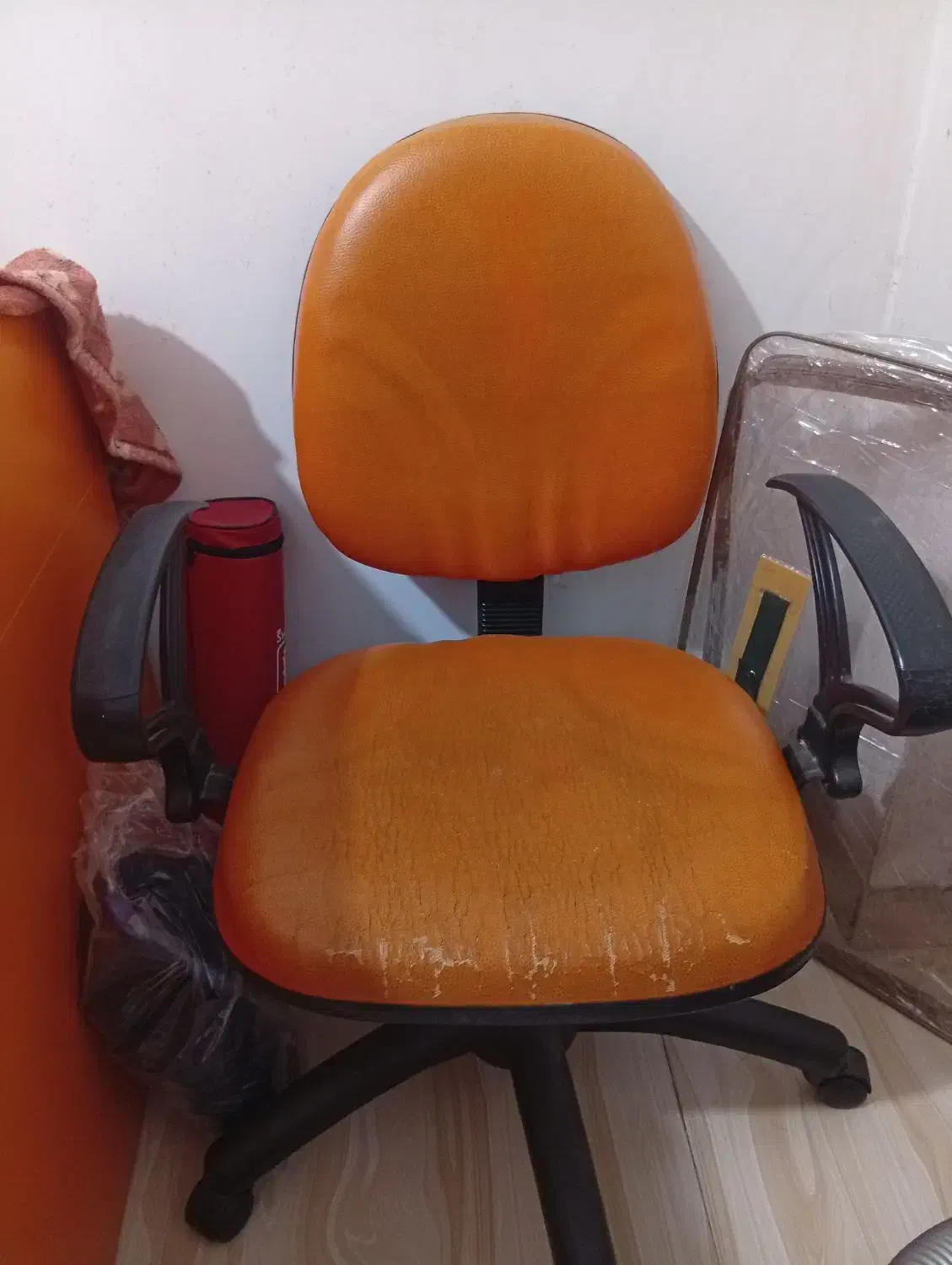 صندلی چرخدار|صندلی و نیمکت|رشت, پیرکلاچای|دیوار