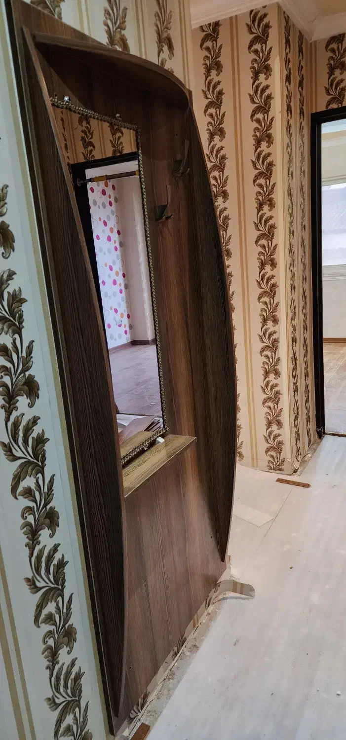 جا لباسی دیواری اینه دار|بندرخت و رختآویز|رشت, نیکمرام|دیوار