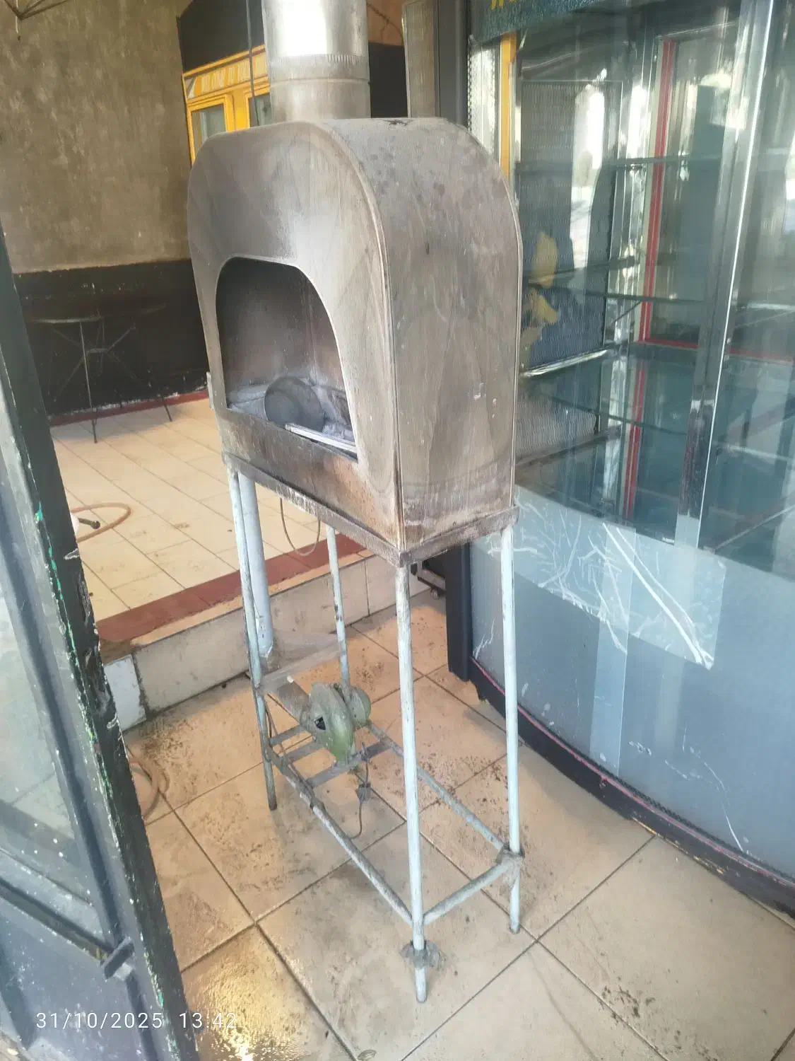 منقل فن دار ووسایل کبابی|اجاق گاز و لوازم برقی پخت‌وپز|بروجرد, |دیوار