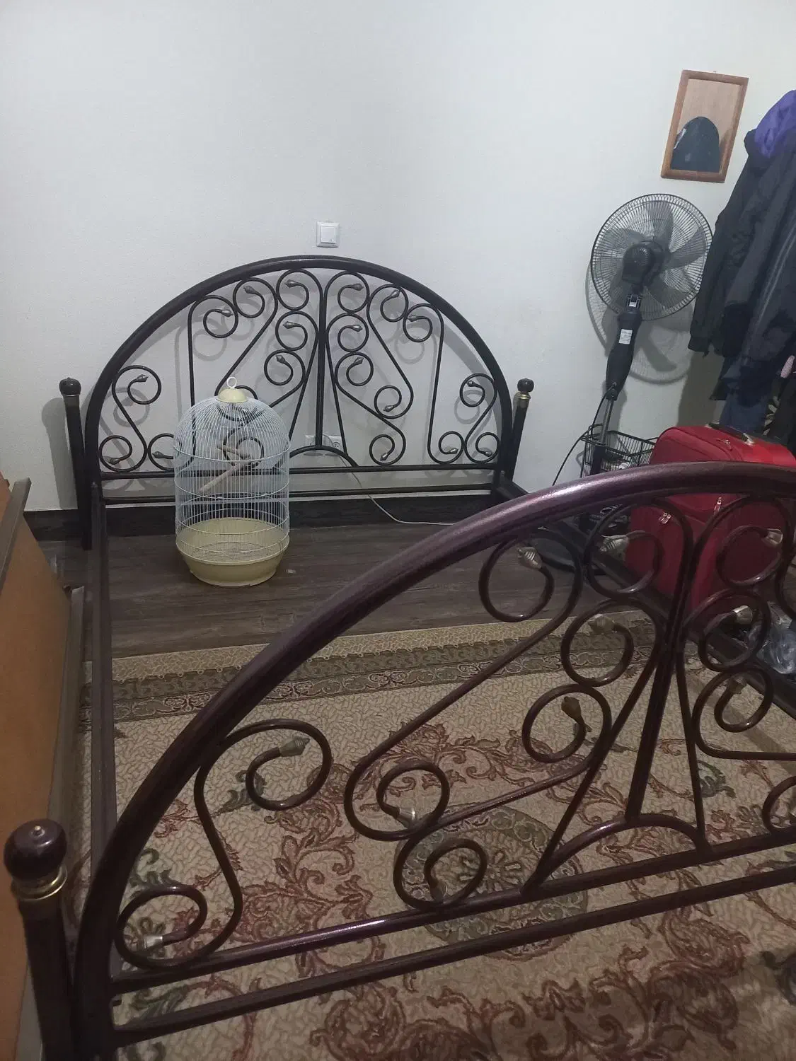 تخت دو نفره|تخت و سرویس خواب|شاهین‌شهر, فردوسی|دیوار