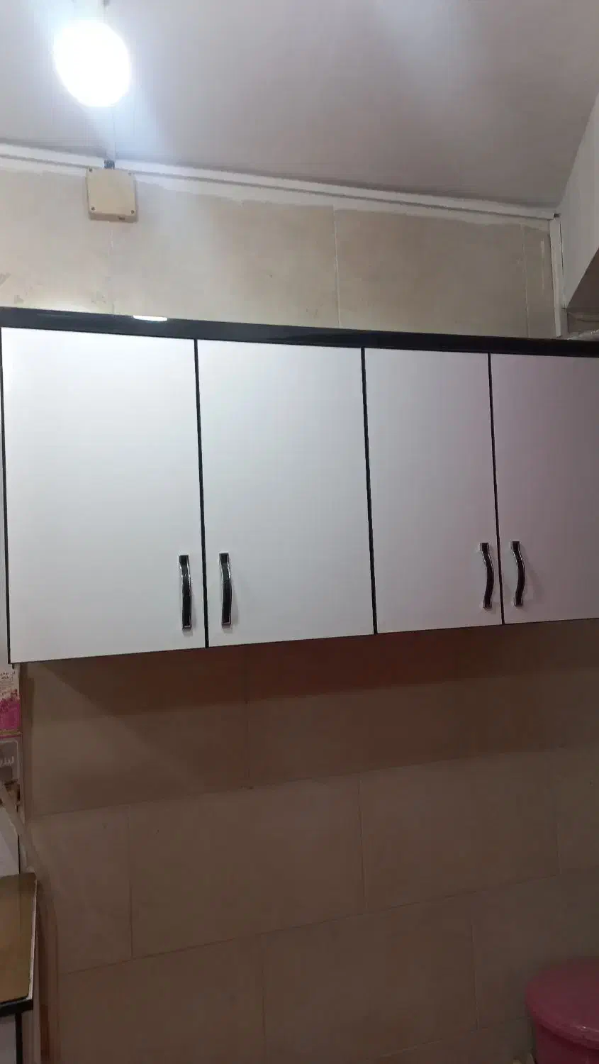 تجهیزات اریشگاهی|آرایشگاه و سالن‌های زیبایی|لشت نشا, |دیوار