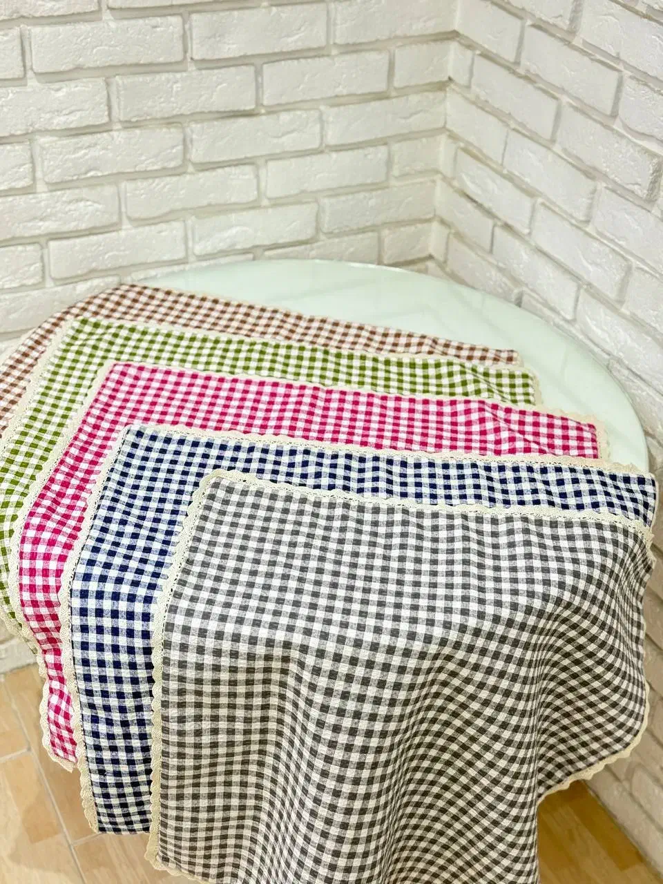 رومیزی پارچه‌ای|روفرشی|گنبد کاووس, |دیوار