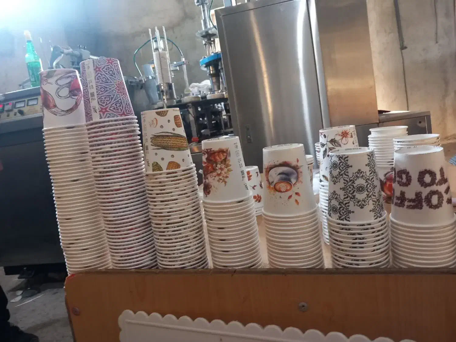 لیوان کاغذی مرغوب|ظروف نگهدارنده، پلاستیکی، یکبارمصرف|تبریز, |دیوار