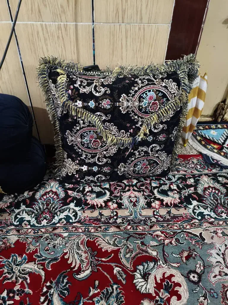 پشتی|پشتی|رودخانه, |دیوار