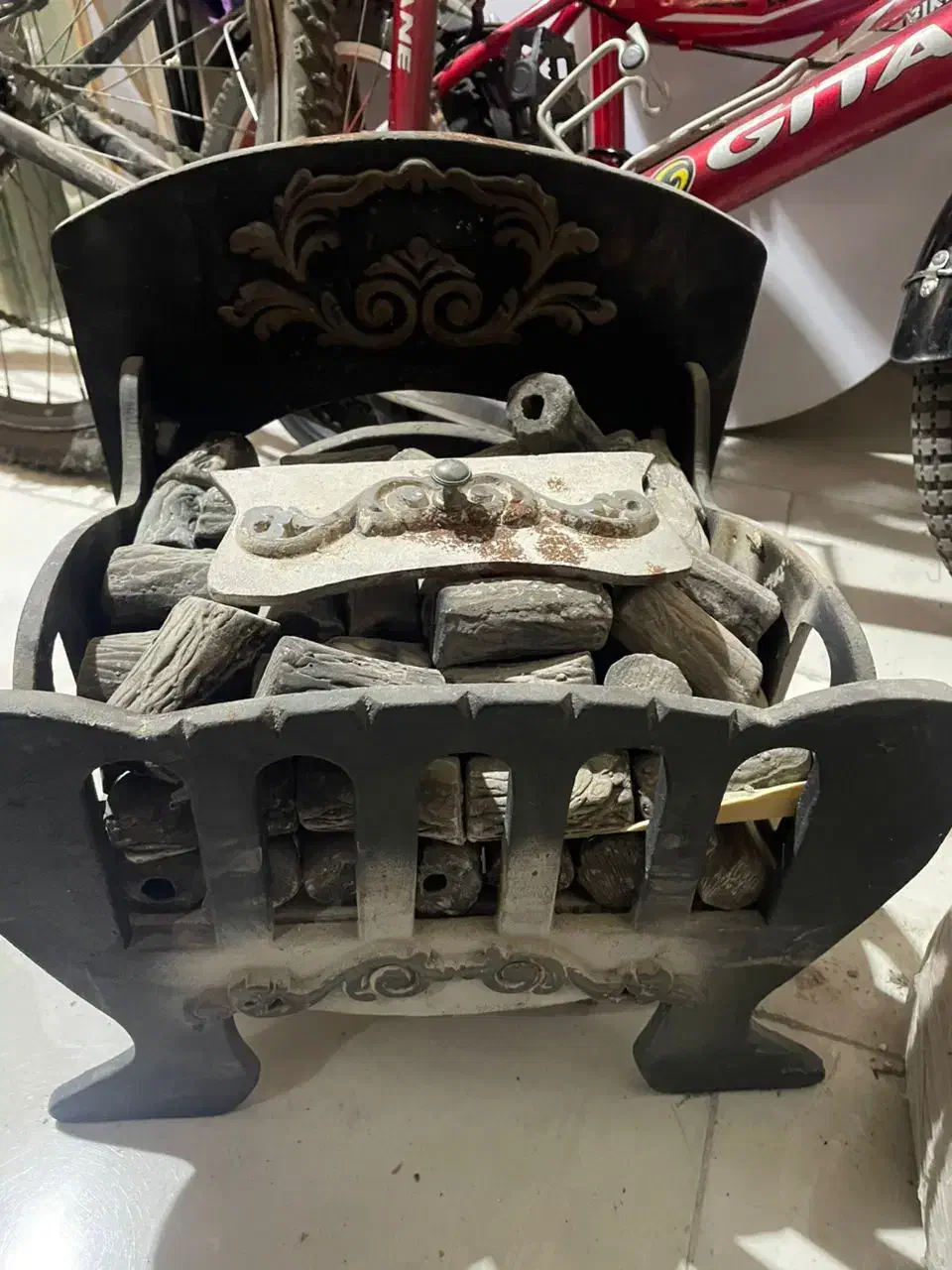 هیزم شومینه و بسکت نگهدارنده|بخاری، هیتر، شومینه|ساری, |دیوار