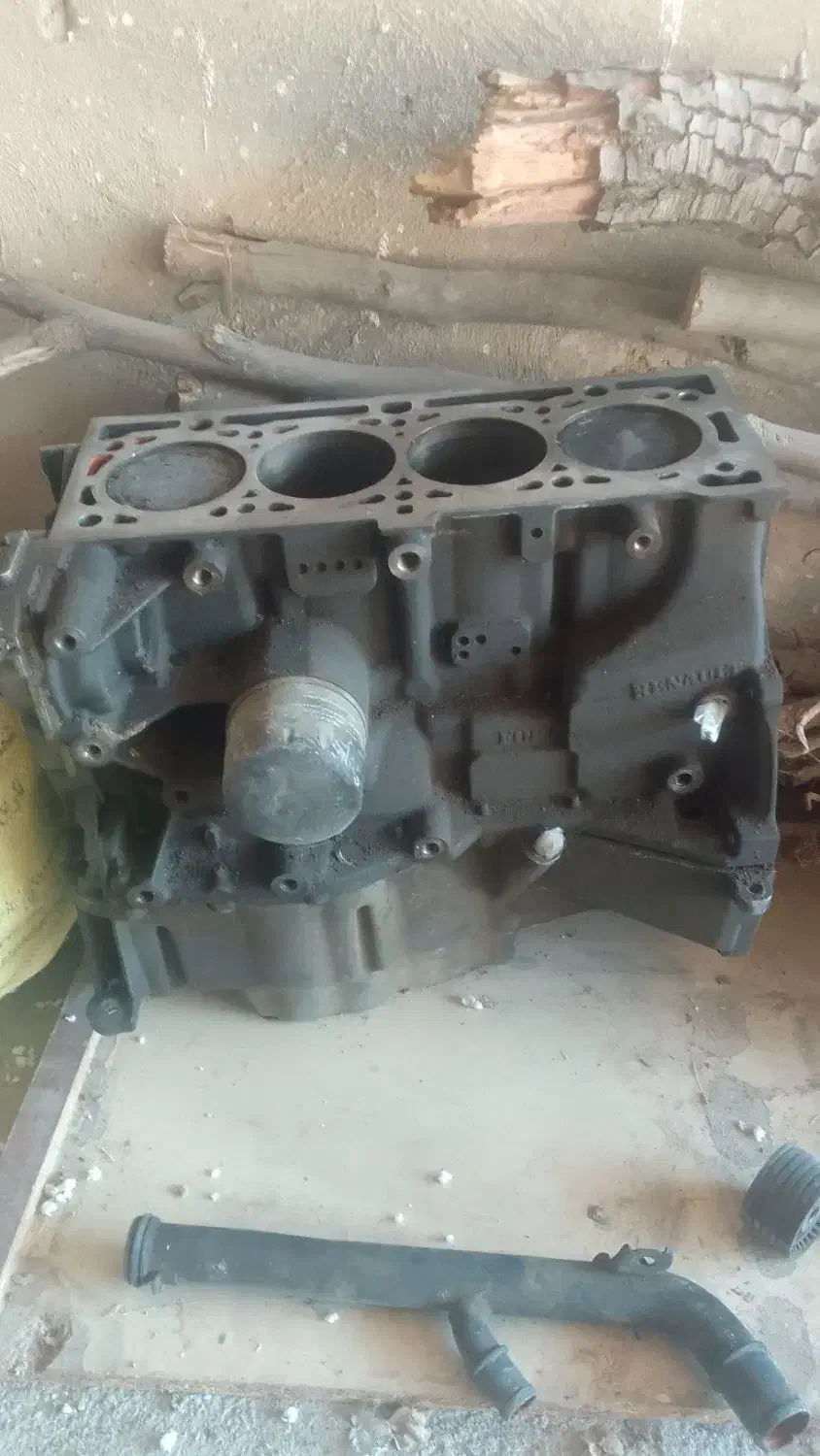 موتور و سرسیلندر ال۹۰|قطعات یدکی و لوازم جانبی|خرمآباد, |دیوار