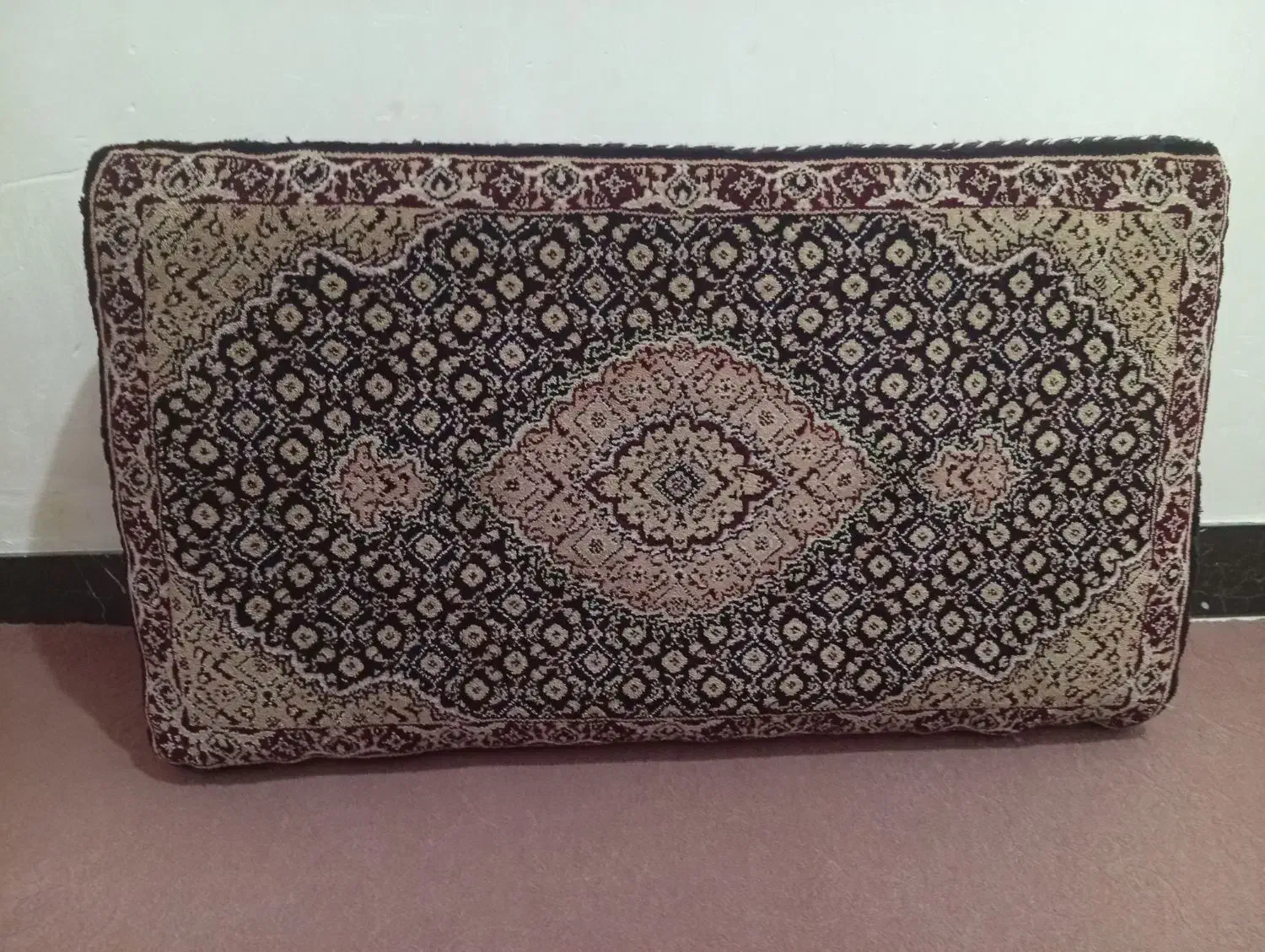 ۶ عدد پشتی|پشتی|مریوان, |دیوار