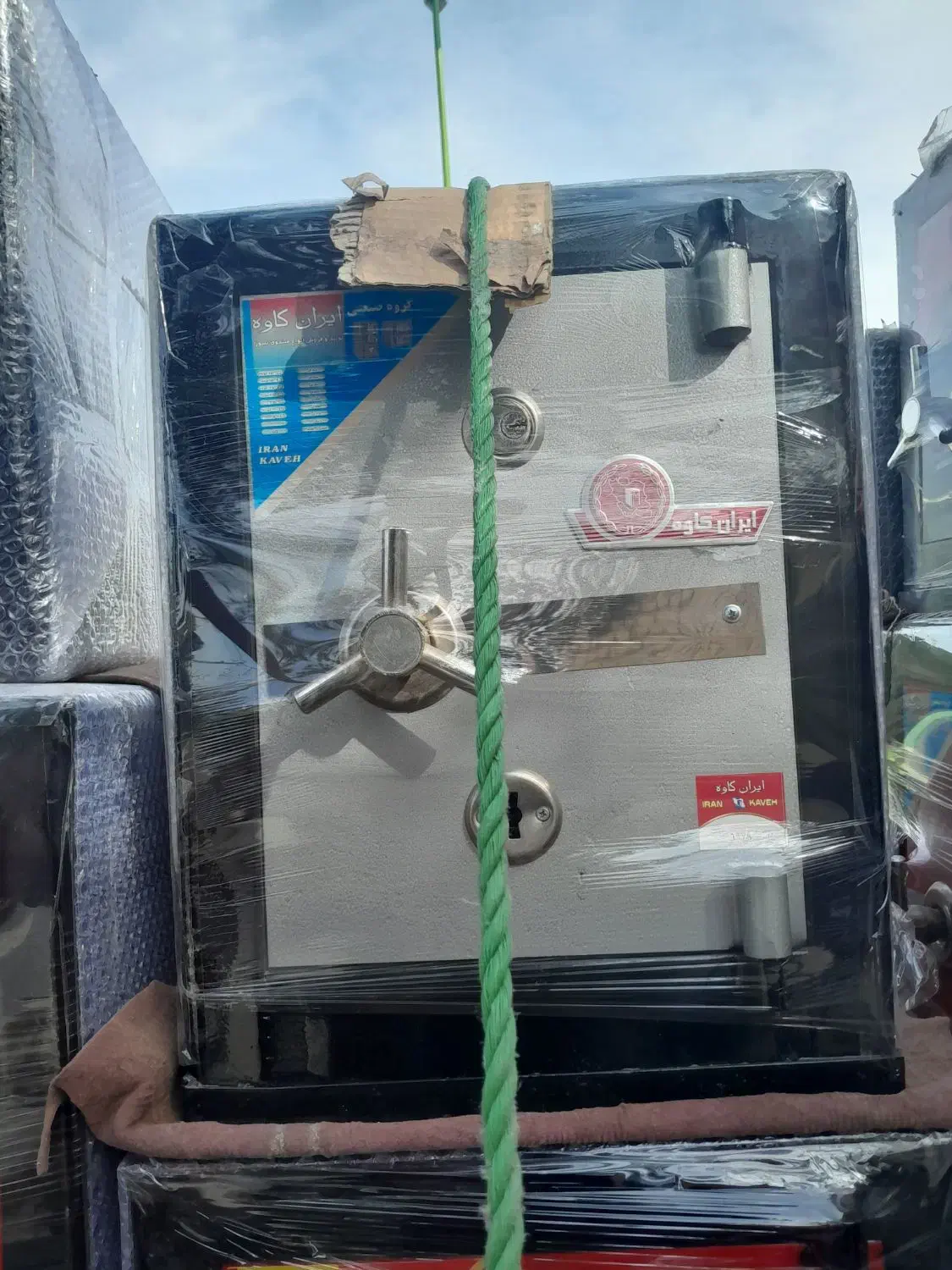 گاوصندوق گرمی|ابزارآلات|گرمی, |دیوار