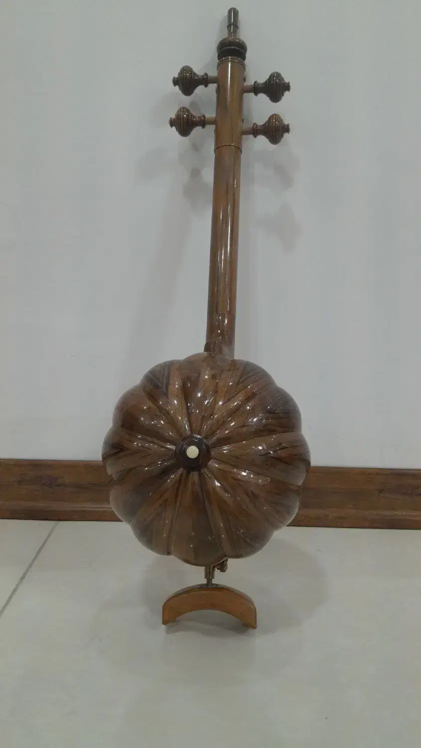 کمانچه استاد بنائیان در حد نو|سازهای سنتی|ازنا, |دیوار