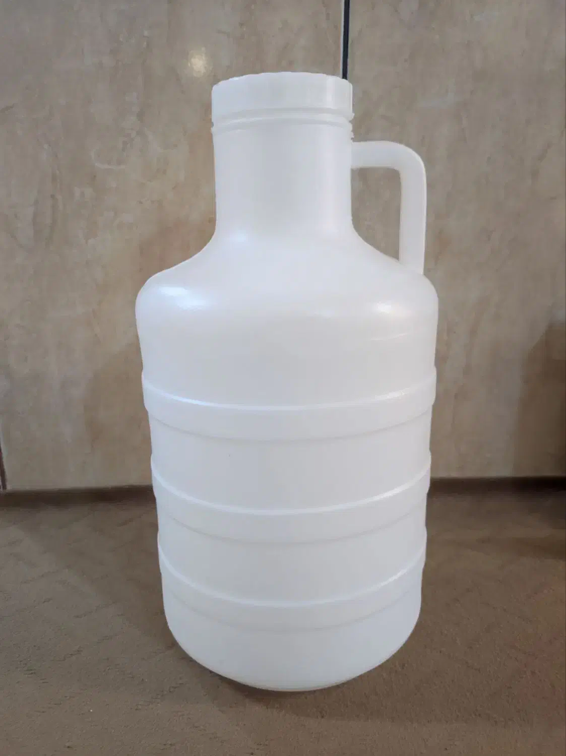 دبه بیست کیلویی|ظروف نگهدارنده، پلاستیکی، یکبارمصرف|کبودرآهنگ, |دیوار