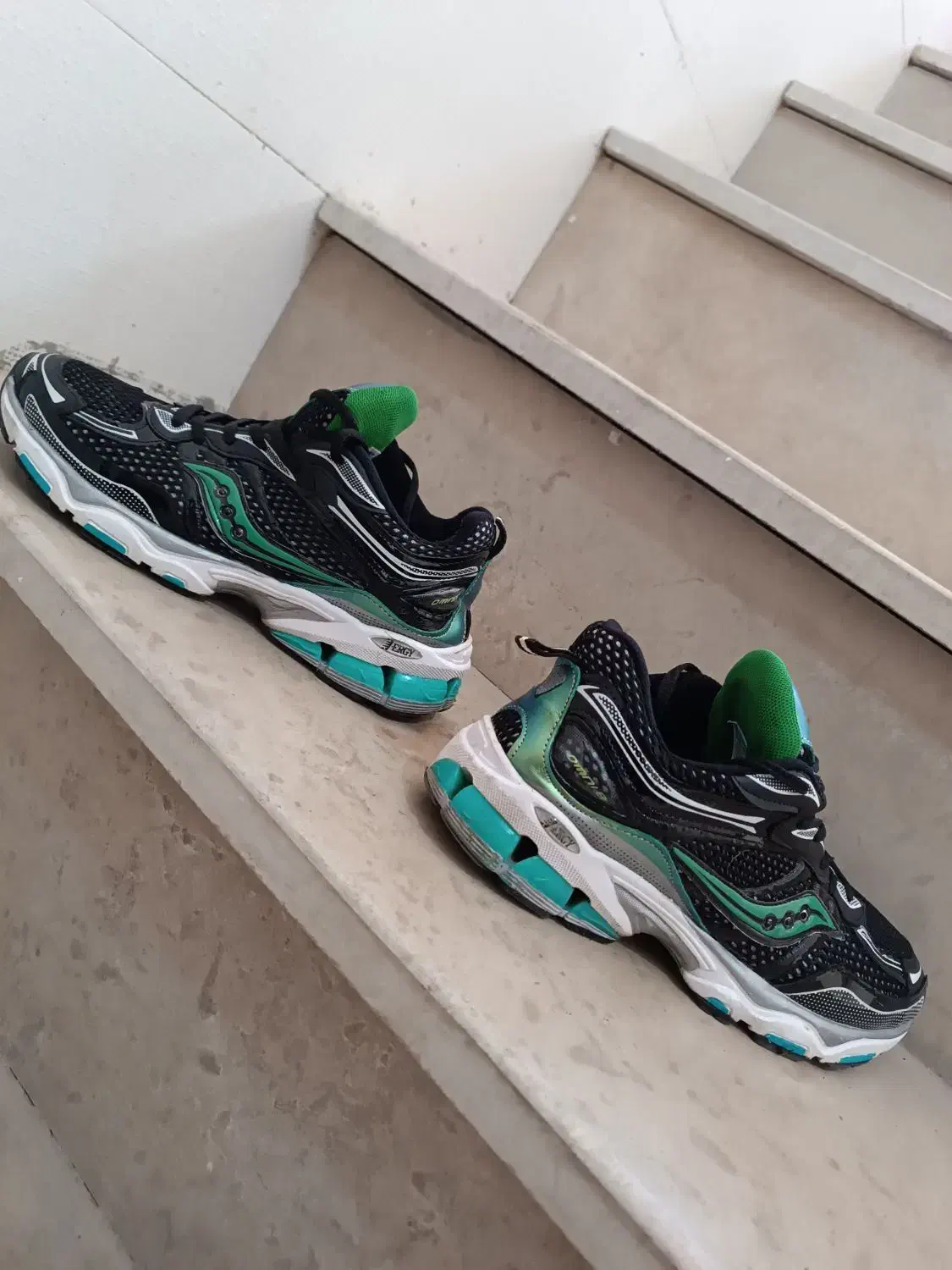 کفش ورزشی ساکونی سایز 42|کیف، کفش، کمربند|اهواز, شریعتی جنوبی|دیوار