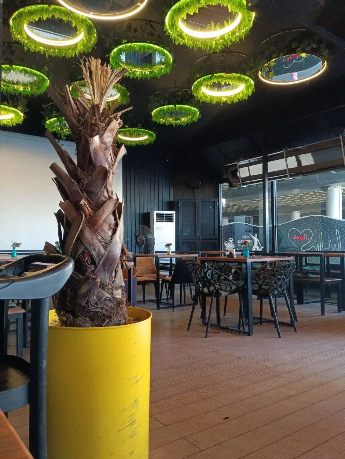 باریستا یا کمک باریستا|استخدام خدمات فروشگاه و رستوران|تهران, گیشا|دیوار