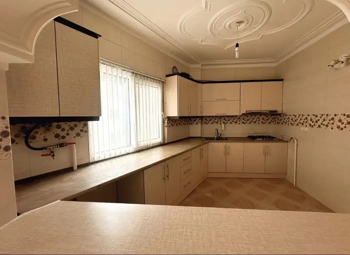 آپارتمان ورودی جدا /طبقه اول / اسپیلت وتوالت فرنگی|اجارهٔ آپارتمان|لاهیجان, کاروانسرابر|دیوار