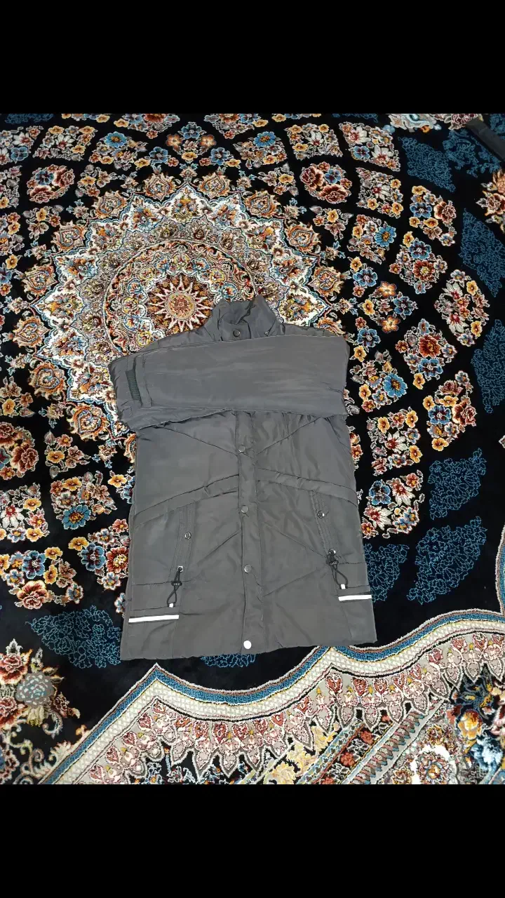 کاپشن|لباس|اسفراین, |دیوار