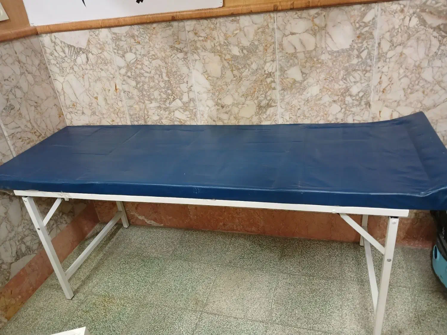 تخت بیمارستان با پرده|پزشکی|مشهد, زمرد|دیوار