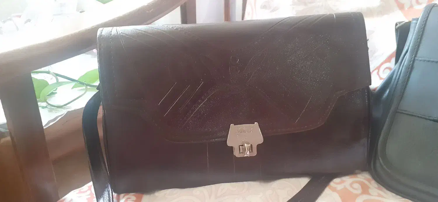 کیف چرم زنانه|کیف، کفش، کمربند|قم, قلعه یزدیها|دیوار