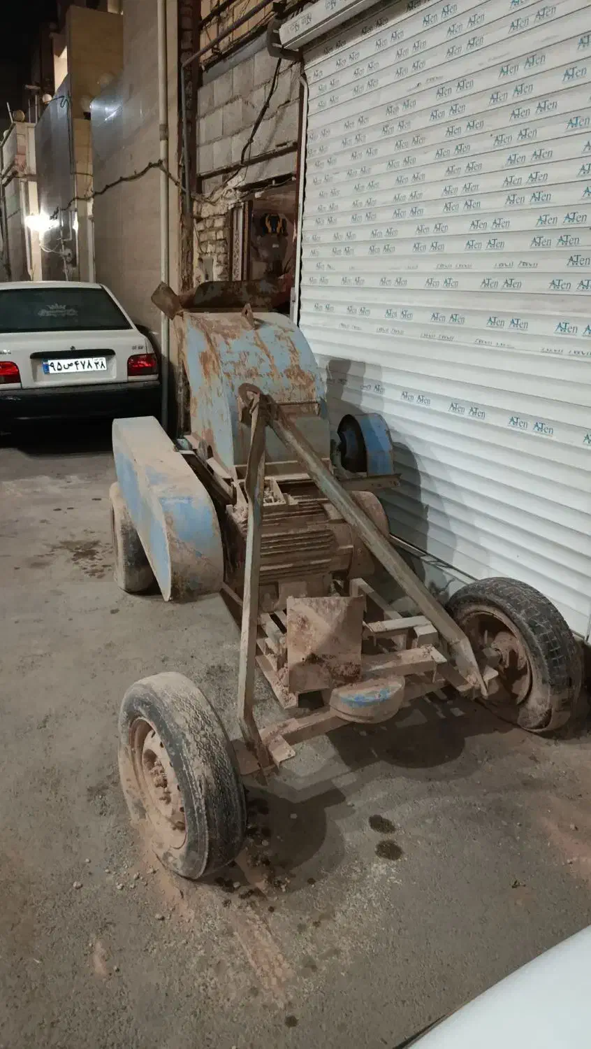 یک عدد دستگاه آسیاب کولوخ شکن و سرند خاک چکشی|ماشینآلات صنعتی|قرچک, فردیس|دیوار