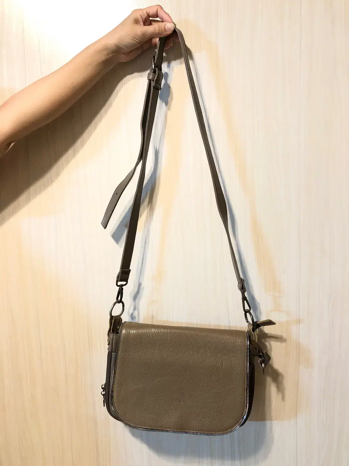 کیف دوشی ترکیبی ( چرم طبیعی و مصنوعی)|کیف، کفش، کمربند|ری, علایین|دیوار