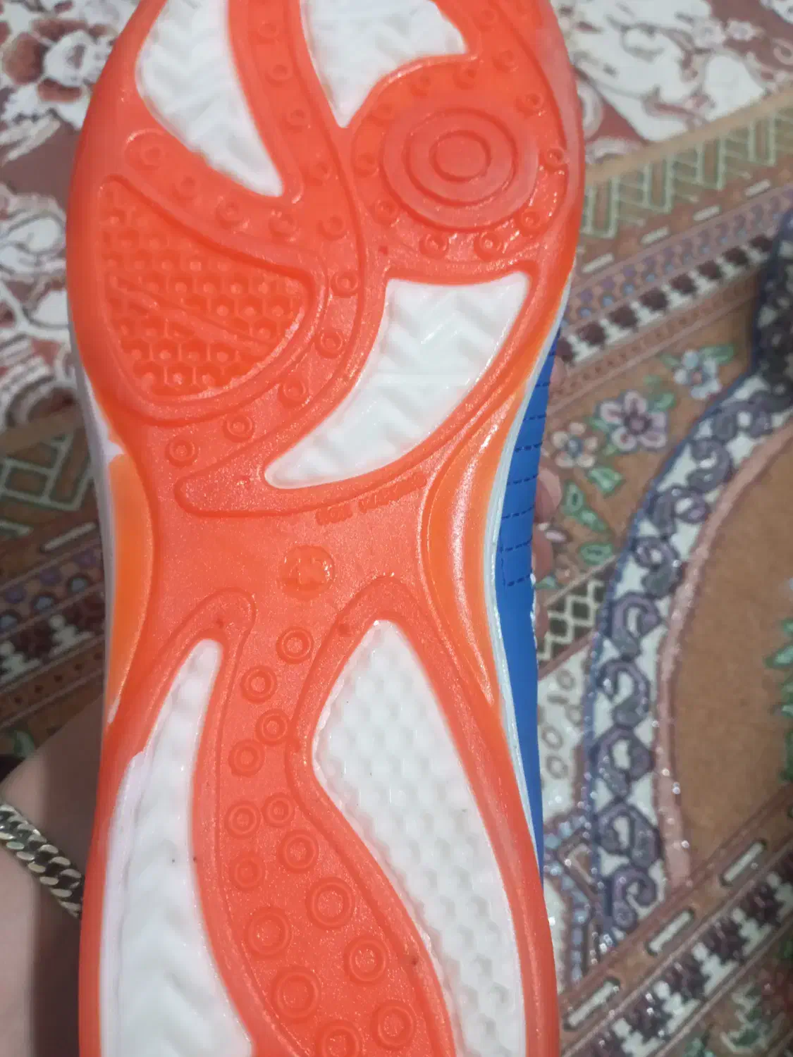 کفش|کیف، کفش، کمربند|چناران, |دیوار