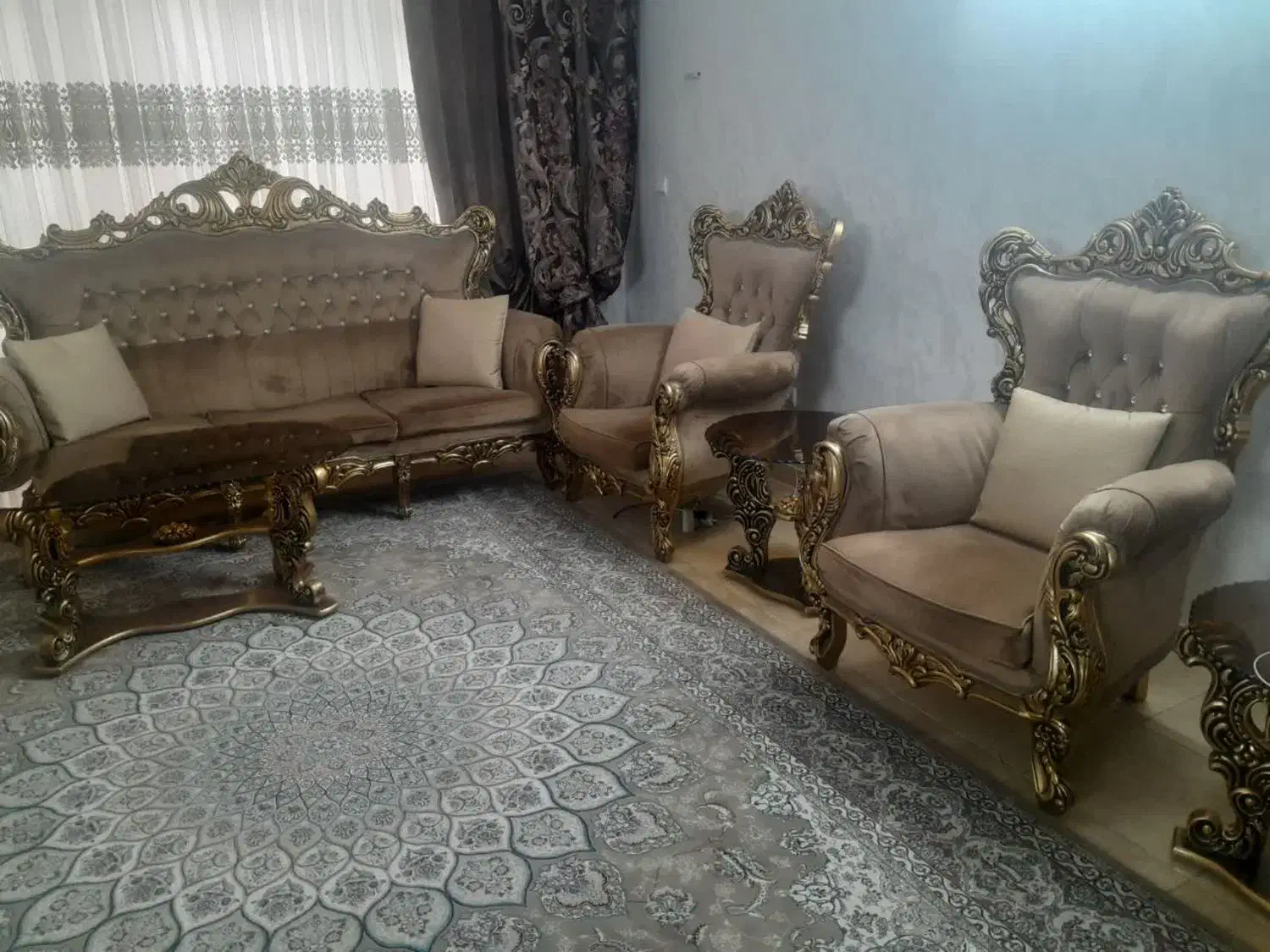 مبل سلطنتی ومیزعسلی|مبلمان خانگی و میز عسلی|کهریزک, |دیوار