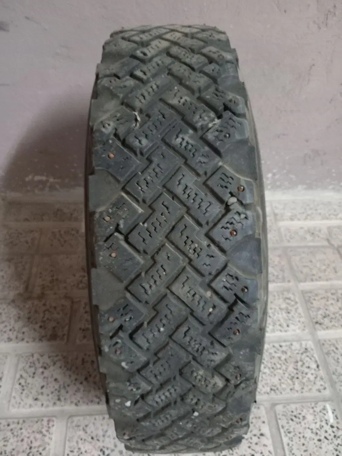 لاستیک پیکان وانت|قطعات یدکی و لوازم جانبی|مشکیندشت, |دیوار