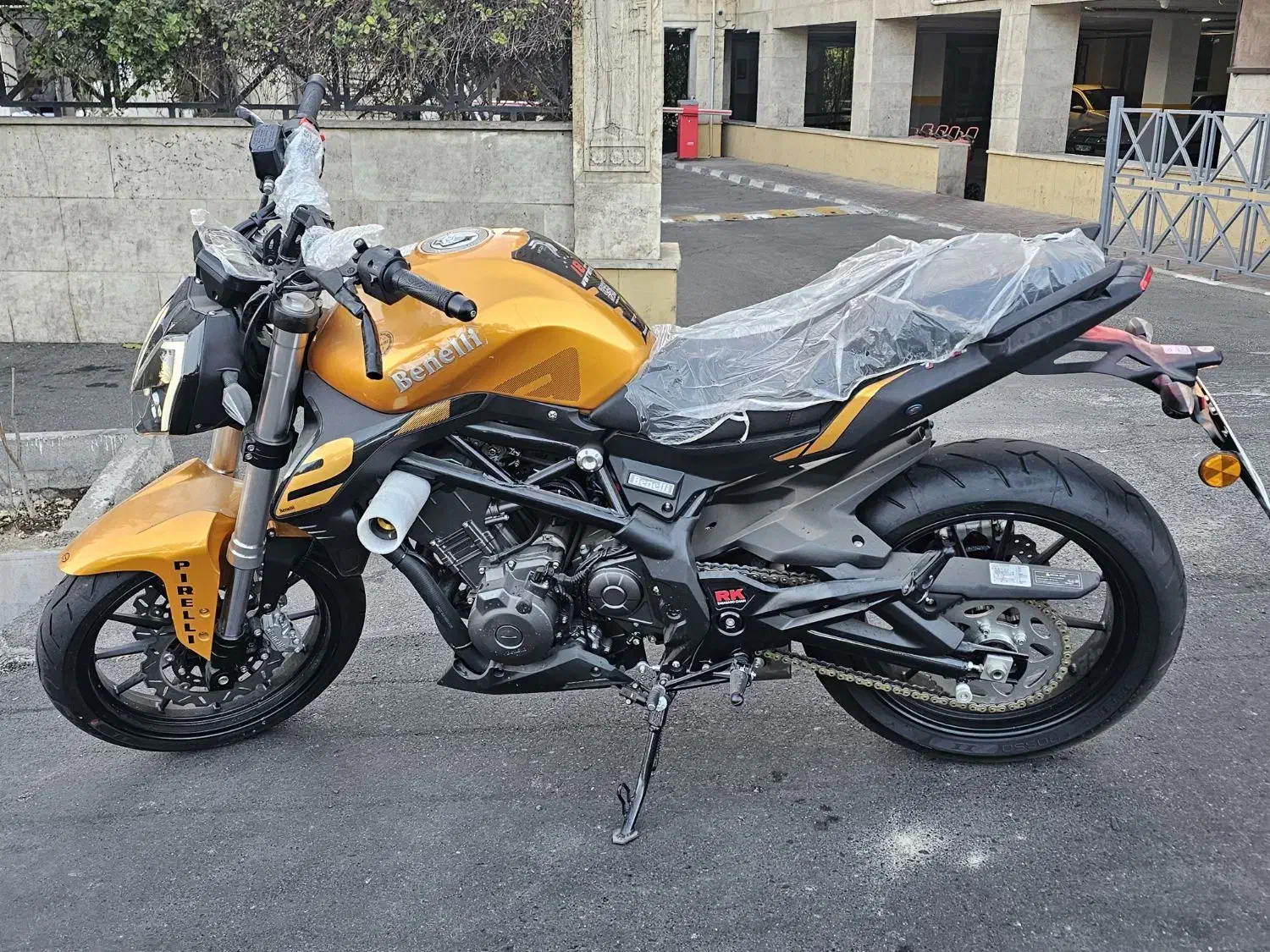 بنلی ۳۰۰ معاوضه هم دارم|موتورسیکلت|تهران, هفت چنار|دیوار