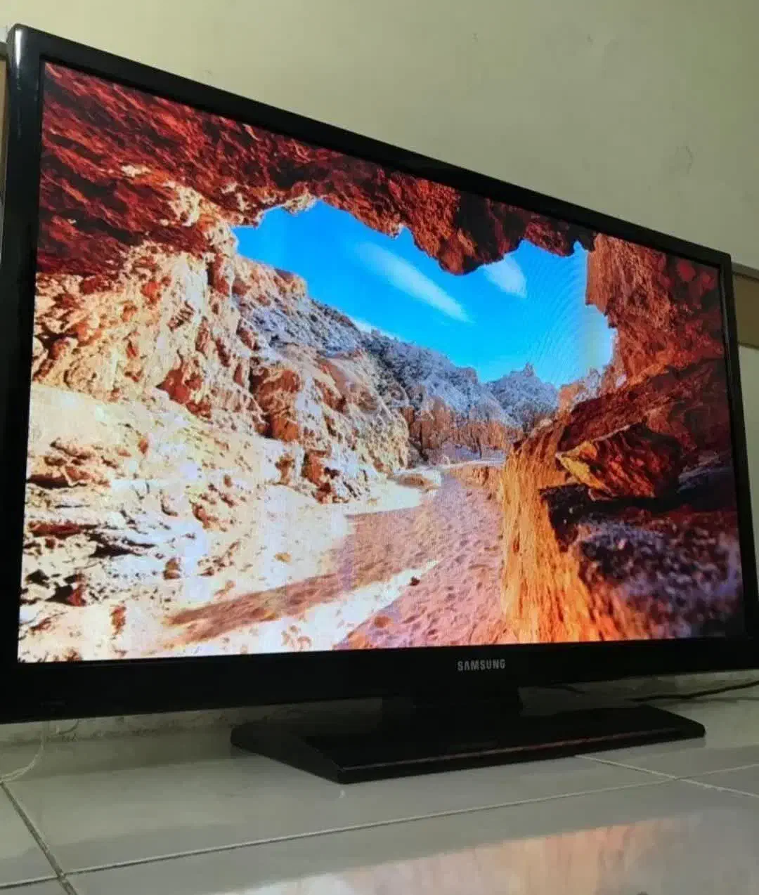 ال ای دی ۴۳ اینچ دیجیتال سرخود سامسونگ|تلویزیون و پروژکتور|تهران, چیتگر جنوبی|دیوار