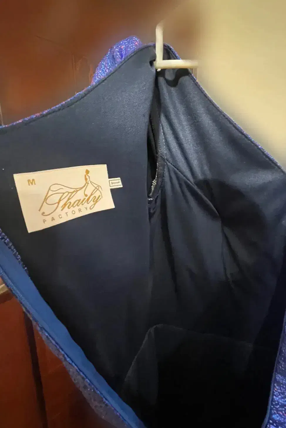 لباس مجلسی نو|لباس|بافت, |دیوار