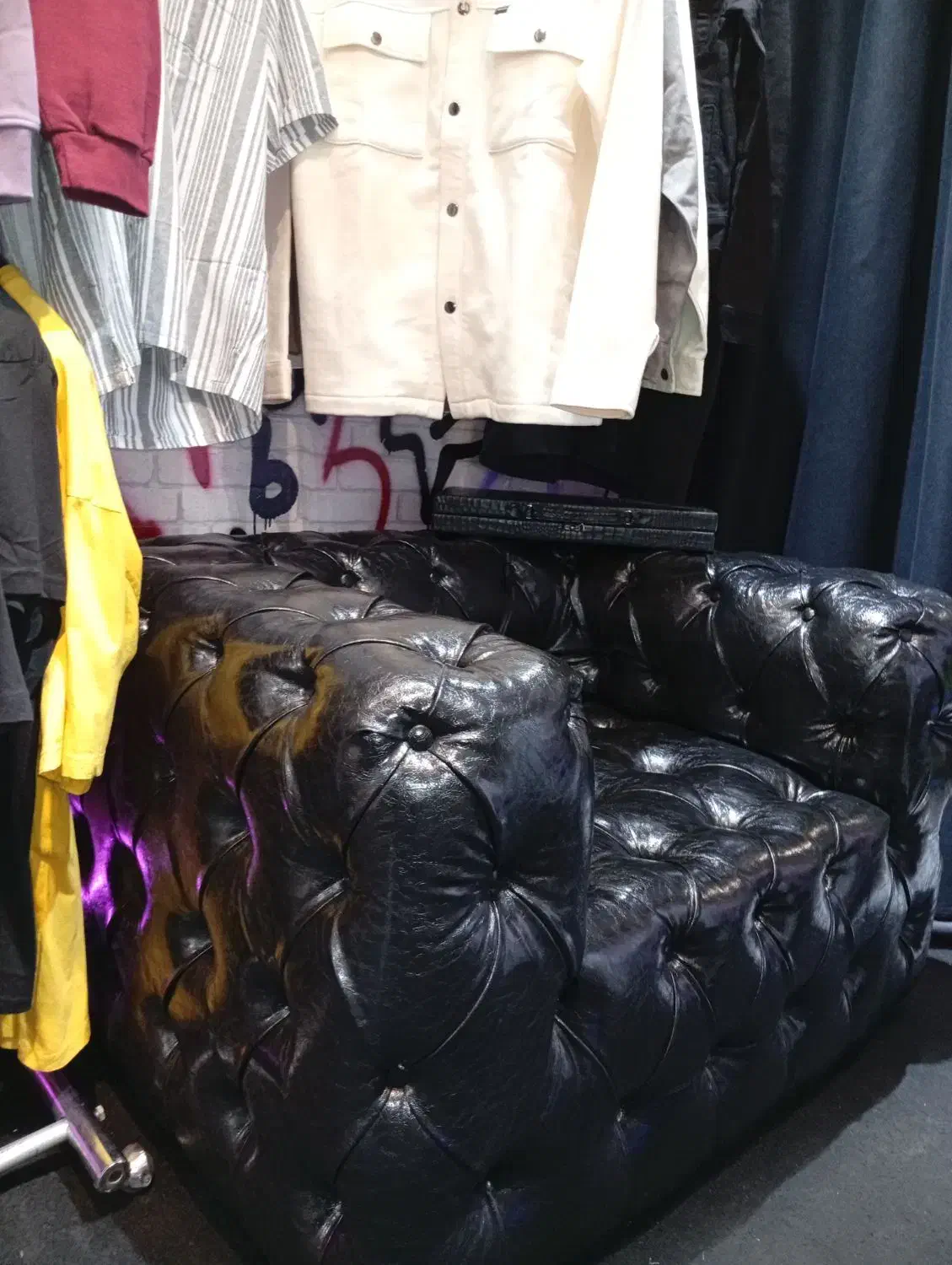 مبل چستر تکنفره چرم زیرساخت سفارشی|مبلمان خانگی و میز عسلی|تهران, نیلوفر|دیوار