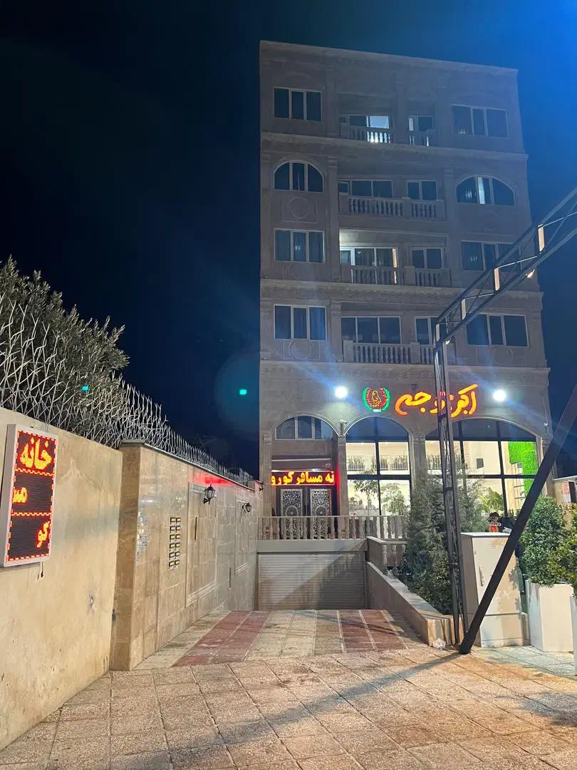 آپارتمان مبله لوکس درمعالی آباد|اجارهٔ کوتاه‌مدت آپارتمان و سوئیت|شیراز, ملاصدرا|دیوار