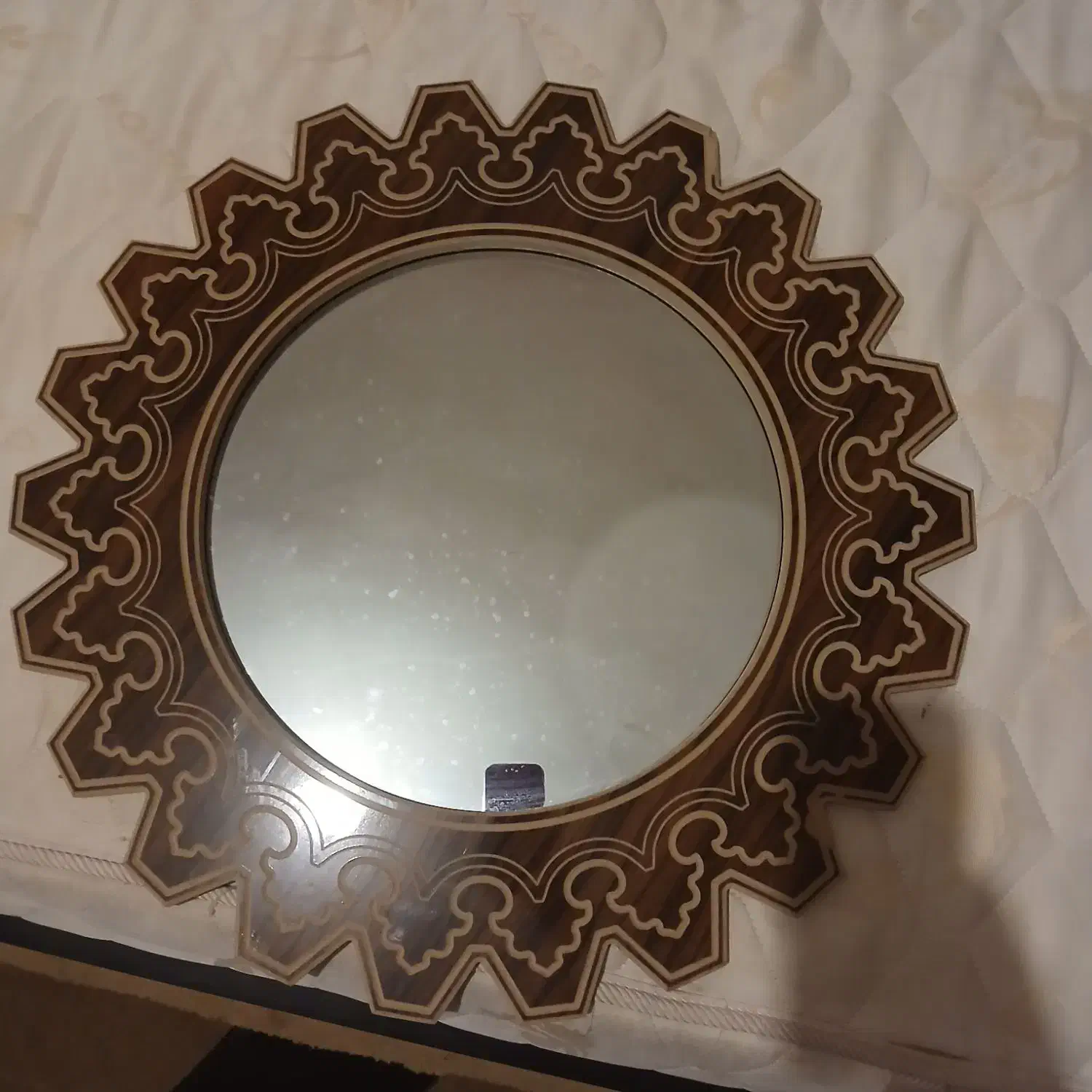 اینه دایره|آینه|کرمانشاه, |دیوار