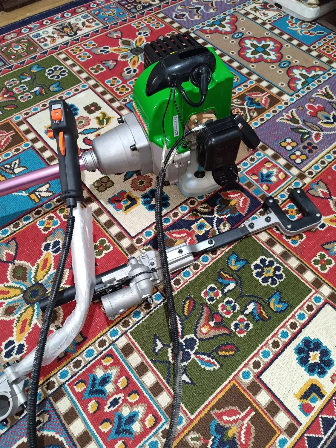 ابزارآلات کشاورزی|ماشین‌آلات صنعتی|ری, علایین|دیوار