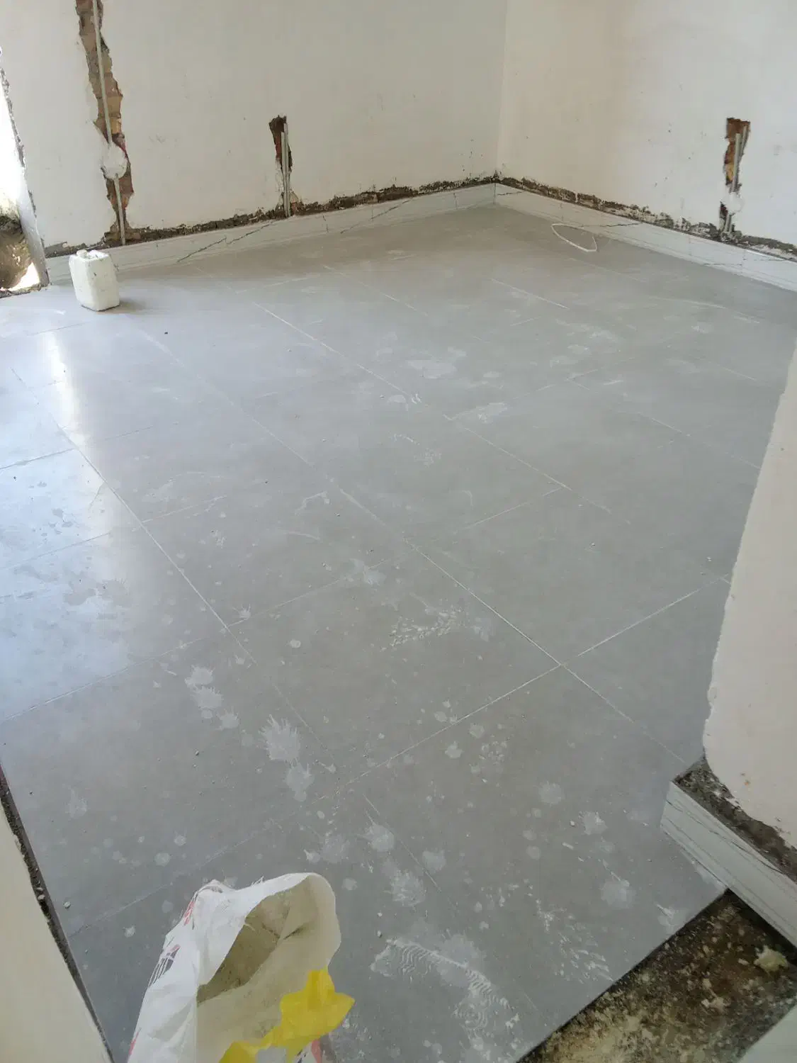 کاشی کاری وسرامیک حرفه ای|خدمات پیشه و مهارت|آبدانان, |دیوار