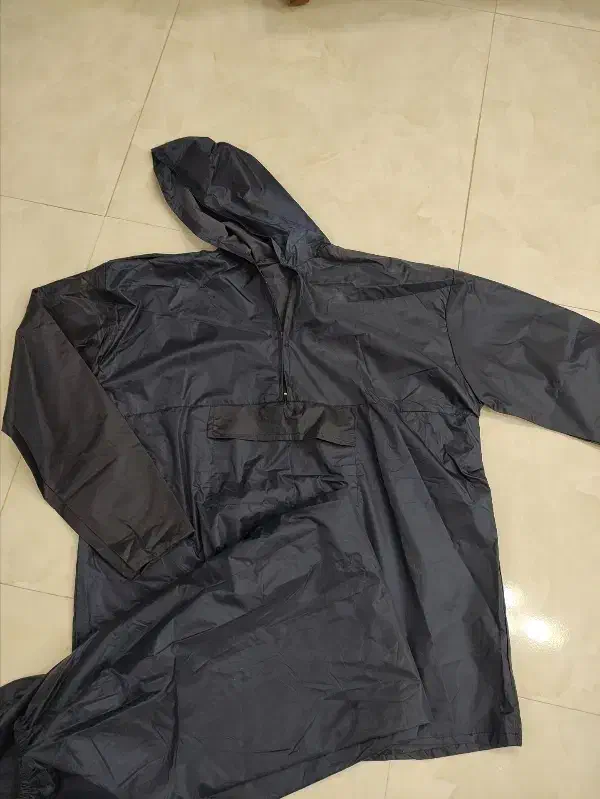 بادگیر نو با شلوار|لباس|تربت‌حیدریه, آسایش|دیوار