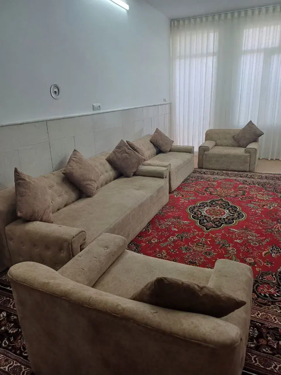 یک دست مبل راحتی ترک|مبلمان خانگی و میز عسلی|قم, زاویه|دیوار