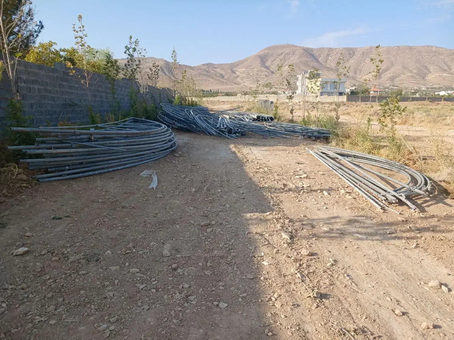 سازه گلخانه به مساحت1۷۵۰مترمربع بازشده ۱۱۰۰|مصالح و تجهیزات ساختمان|بیضا, |دیوار