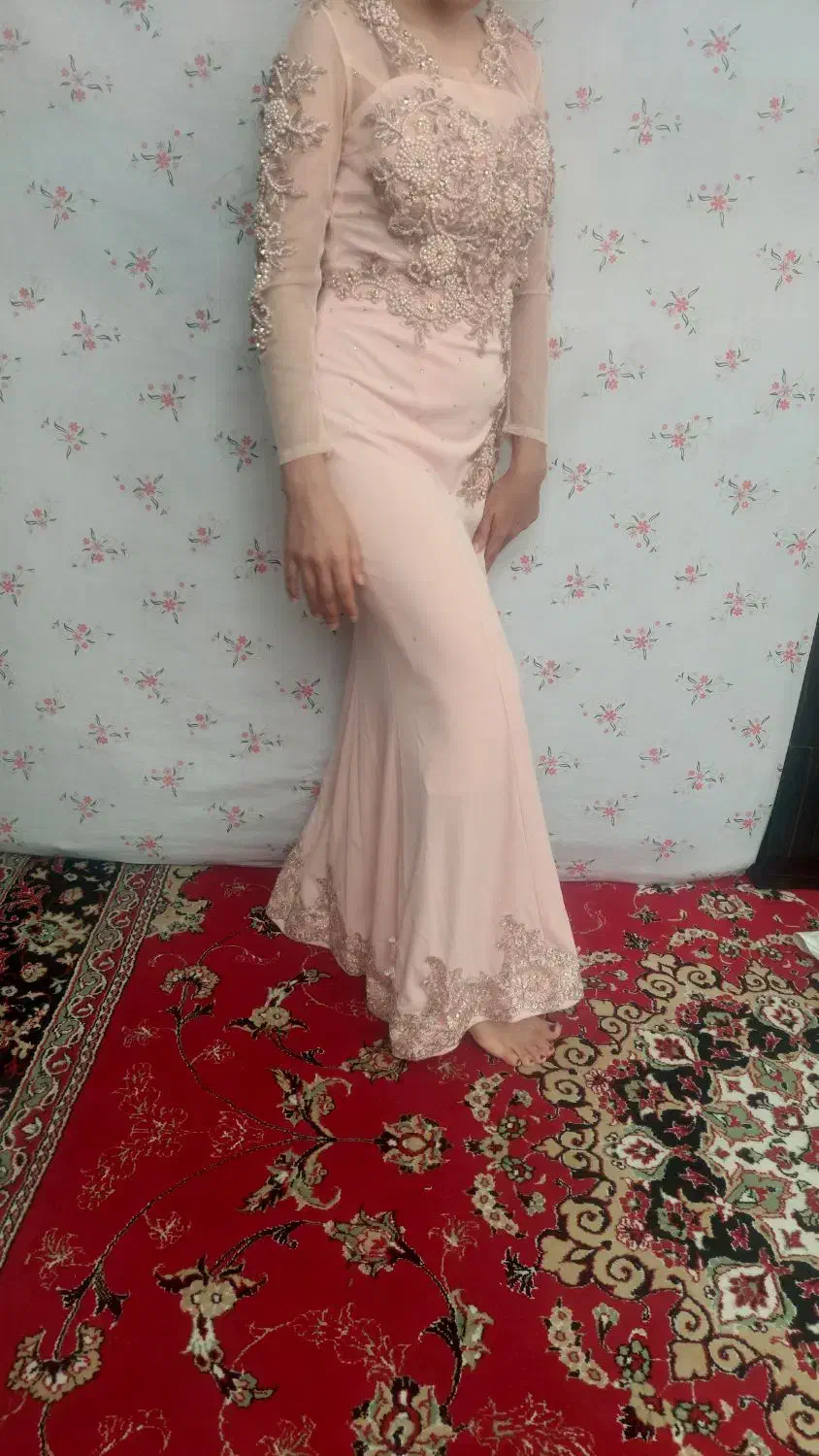 لباس مجلسی|لباس|بهارستان, |دیوار